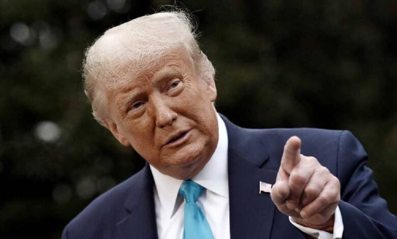 Trump arremete contra juez en los juzgados