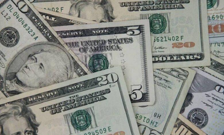 Precio del dólar abre en 17.36 pesos al mayoreo