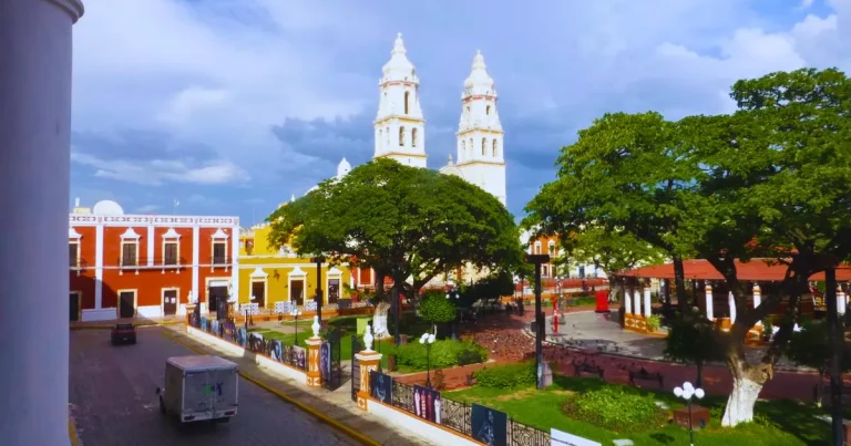 el parque principal de campeche un tesoro histórico y cultural