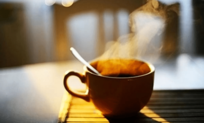 Por qué es benéfico tomar café por las mañanas