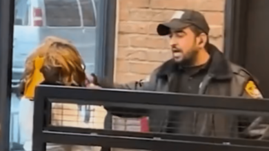 Guardia de seguridad de Taco Bell abofetea a mujer en local de LA