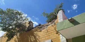 Colapso de fachada en casa histórica de Campeche resalta la urgencia de restauración en el centro histórico