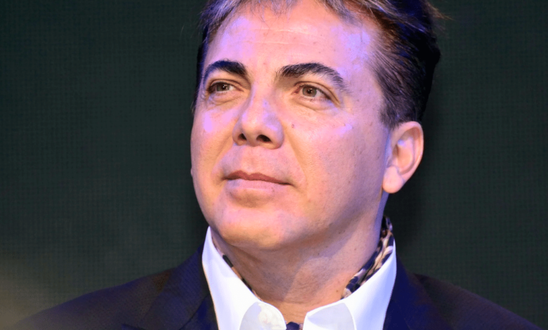 Cristian Castro retoma sus estudios para terminar la secundaria