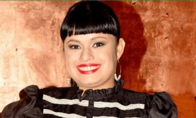 Amandititita causa revuelo al dar concierto sentada en la FENAL Opiniones divididas en redes (Contra Réplica)