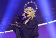 Critican a Madonna por escupirle a fans durante concierto