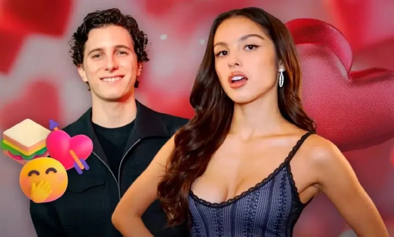 Robe Grill durante la entrevista donde reveló detalles de su cita con Olivia Rodrigo, incluida una divertida anécdota con una revista y un sándwich gigante.
