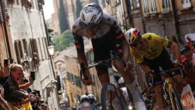 Isaac del Toro hace historia y se viste de rosa en el Giro de Italia (Foto por UAE Team Emirates)