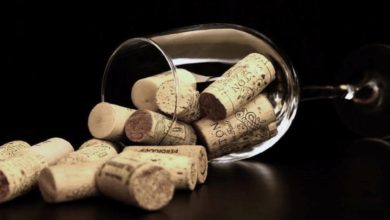 Para qué sirve meter un corcho de vino en el refrigerador