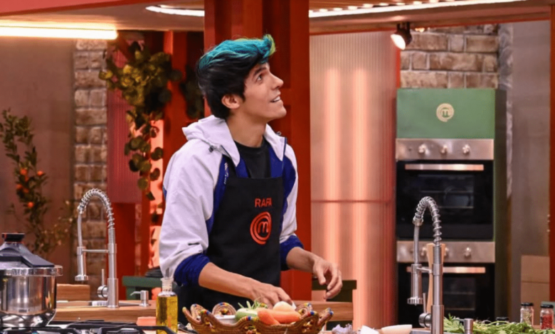 Rafa Polinesio dice adiós entre lágrimas en MasterChef Celebrity México 2025 (Foto por las redes de MasterChef MX)