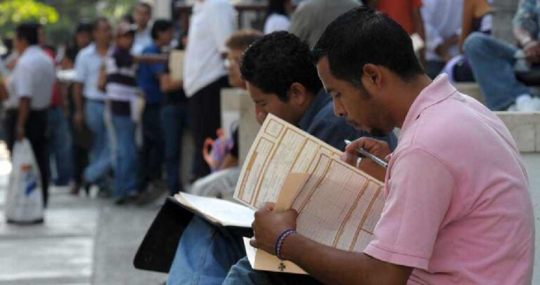 Repuntan 44.7% retiros de Afore por desempleo. (Foto de internet)