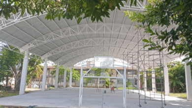 Avanza la construcción del piso en la cancha de la Secundaria General No. 17 en Ciudad del Carmen