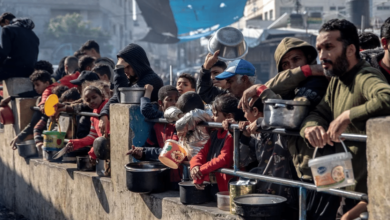 Más de 100 organizaciones internacionales han advertido que Gaza se enfrenta a una hambruna masiva sin precedentes, mientras aumentan los fallecimientos por inanición, incluidos menores de edad.