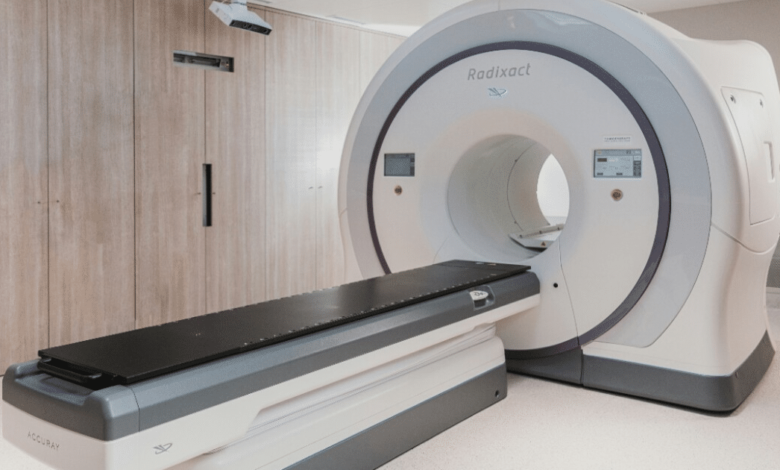 Hombre muere tras ser succionado por máquina de resonancia en Nueva York; acusan grave negligencia médica