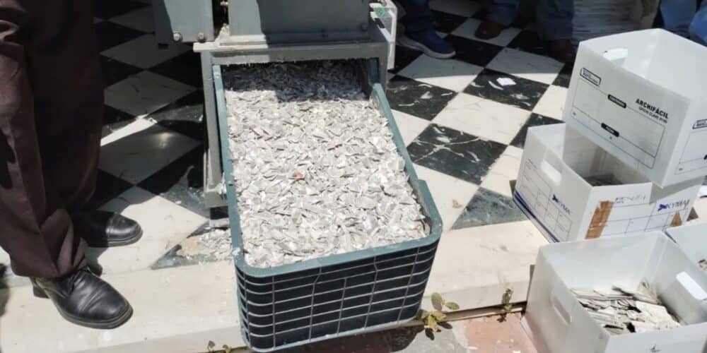 INE destruye más de 3 mil credenciales en Campeche