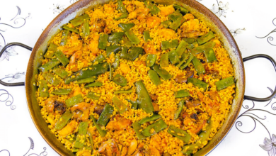 La paella de tradición valenciana a símbolo global de la gastronomía española
