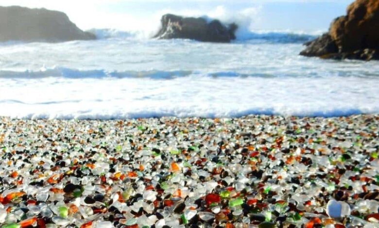 Conoce la playa de cristal en Fort Bragg, California (Foto de internet)