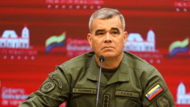 El Gobierno de Venezuela anunció el despliegue de buques y 15.000 efectivos militares en el Caribe y en estados fronterizos con Colombia, como parte de la “Operación Relámpago del Catatumbo”.