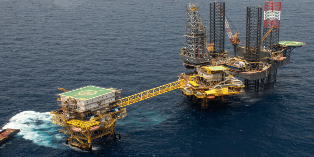 FGE Tabasco detiene a dos piratas tras robo en plataformas marítimas de Campeche