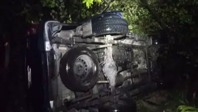Impacta rayo camioneta en Isla Aguada y provoca volcadura