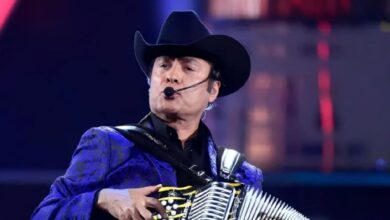 Jorge Hernández de Los Tigres del Norte sufre caída, sorprende su reacción (Foto de internet)