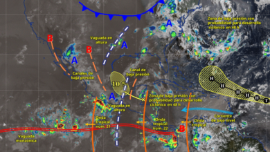 Para hoy, el monzón mexicano en interacción con inestabilidad atmosférica, mantendrá la probabilidad de lluvias puntuales muy fuertes en Nayarit, Sinaloa, Durango y Chihuahua; puntuales fuertes en Sonora; intervalos de chubascos en Baja California Sur y lluvias aisladas en zonas de Baja California.