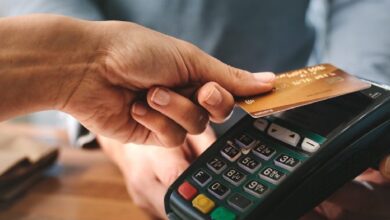 ¿Pagaste con tarjeta y te cobraron comisión? Conoce qué hacer (Foto de internet)