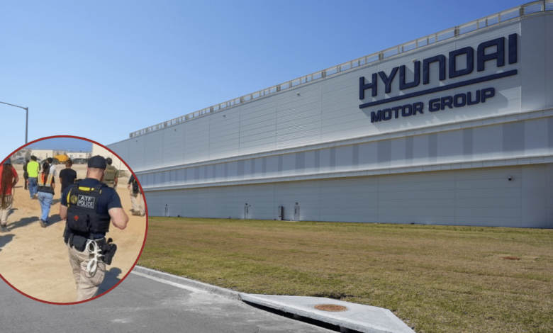 En la mayor operación migratoria en un solo lugar de la historia de HSI, agentes federales arrestaron a 475 personas en la metaplanta de Hyundai en Ellabell, Georgia.