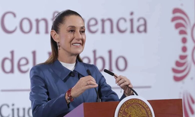 Celebra Sheinbaum disminución de sueldos de ministros de Corte