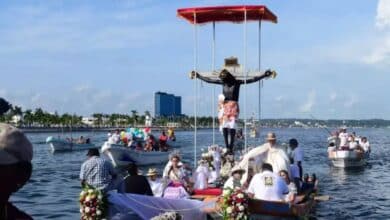 Celebran en Campeche el Paseo por el Mar del Cristo Negro