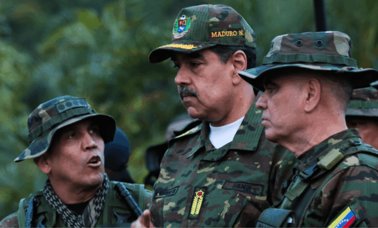 El gobierno de Nicolás Maduro desplegó buques, aeronaves y equipos de artillería en la isla La Orchila, en el Caribe, tras el incremento de operaciones militares de Estados Unidos en la región.