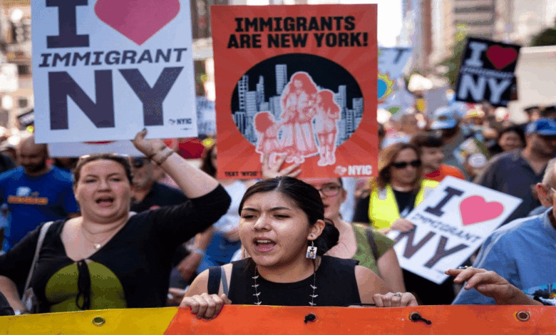 Protestas en Nueva York exigen alto a la represión migratoria y paz en Gaza