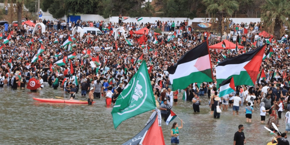 Tras denuncias de ataques con drones a dos embarcaciones ancladas en Túnez, la Flotilla Global Sumud decidió continuar su travesía hacia la Franja de Gaza.