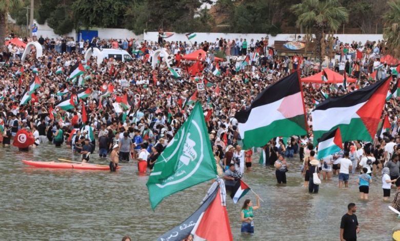 Tras denuncias de ataques con drones a dos embarcaciones ancladas en Túnez, la Flotilla Global Sumud decidió continuar su travesía hacia la Franja de Gaza.