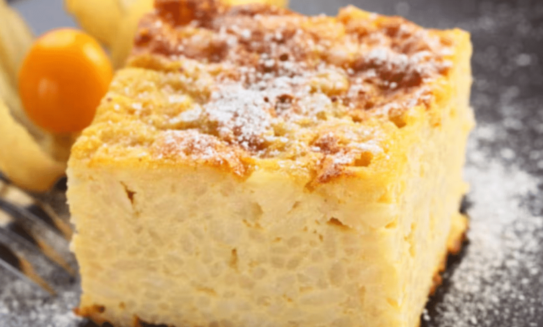 Aprende a preparar un pastel de arroz suave y aromático, perfecto para acompañar el café o compartir en reuniones familiares.