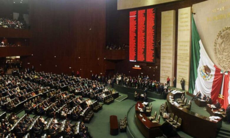 Avanza en Senado reforma sobre datos en licencias de manejo