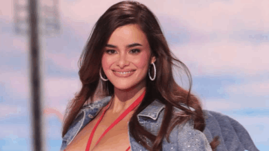 #Entretenimiento | 😲📸La joven actriz estadounidense de 29 años de edad divide opiniones por su aparición en el afamado desfile. Barbie Ferreira en el Victoria's Secret Fashion Show divide opiniones (2)