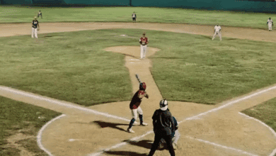 Bilder y Laguneros protagonizan emocionante partido de softbol mixto nocturno en Sabancuy