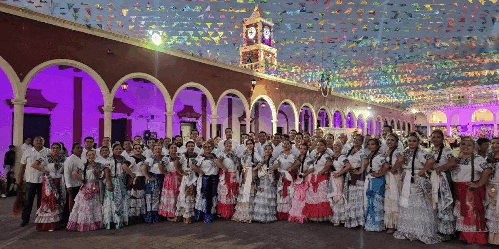 Desfile, música y tradición brillan en el cierre del Mes de la Campechanidad 2025 en Champotón