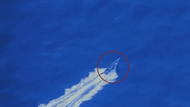 Estados Unidos hundió una lancha en aguas internacionales cerca de Venezuela, en un ataque que dejó cuatro muertos acusados de “narcoterroristas”. El Gobierno de Nicolás Maduro denunció incursiones aéreas y acusó a Washington de hostigamiento militar en el Caribe.