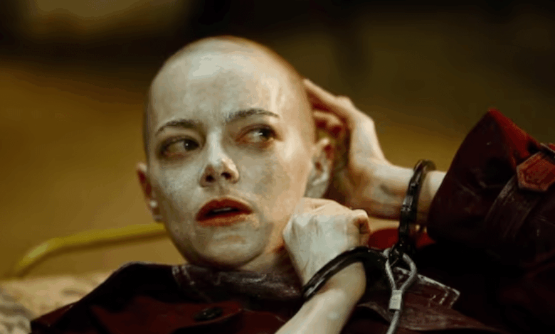 Yorgos Lanthimos vuelve a sacudir al cine mundial con Bugonia, una comedia de ciencia ficción que exigirá a los asistentes del preestreno afeitarse la cabeza como parte de la experiencia inmersiva.