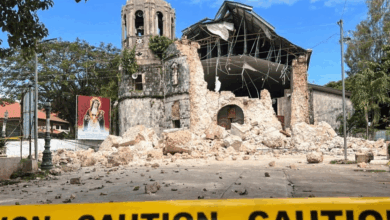 Asciende a 72 la cifra de fallecidos por fuerte terremoto en Filipinas; miles de personas siguen sin hogar (Foto por Juanito Espinosa/EFE)