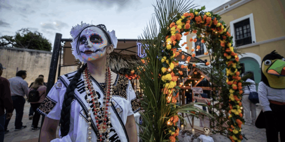 Hanal Pixán 2025 llena de color y tradición el Centro Histórico de Campeche