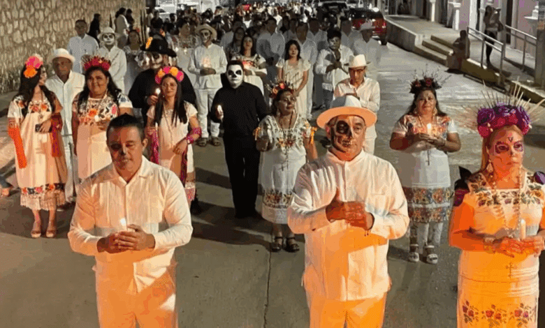 Hopelchén celebra el tradicional “Paseo de las Ánimas” con gran participación comunitaria