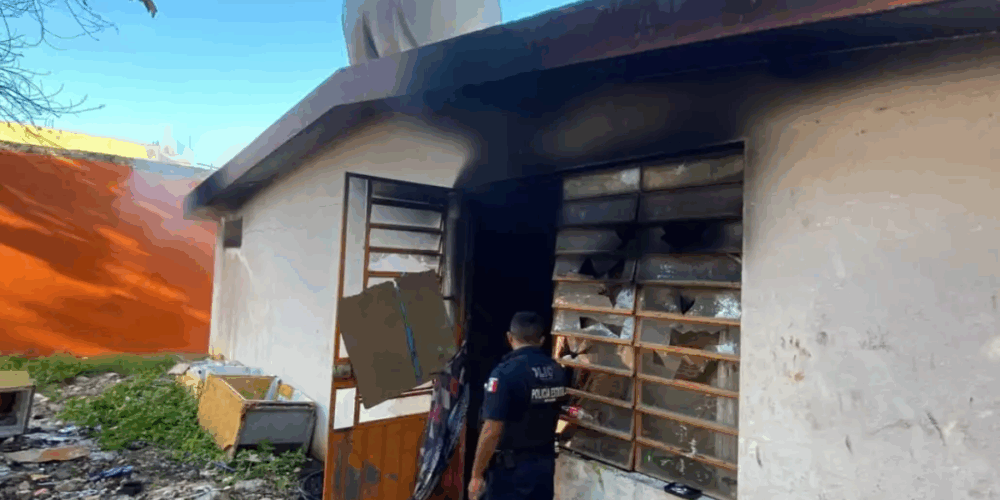 Incendio en la colonia Polvorín de Campeche moviliza a bomberos tras disputa entre indigentes