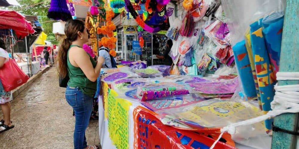 Instalan Tianguis de los Muertos en el mercado Alonso Felipe de Andrade