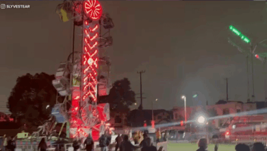 Pánico en una feria de Los Ángeles un juego mecánico colapsa y deja a decenas de estudiantes atrapados (Foto por ABC7)