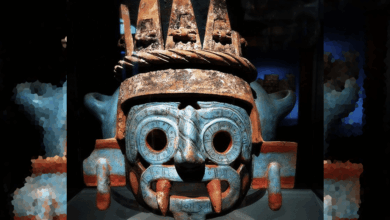 Tláloc, una deidad ancestral y formidable del panteón mexica (azteca), fue venerado como el dios de la lluvia, el agua, el rayo y la agricultura.