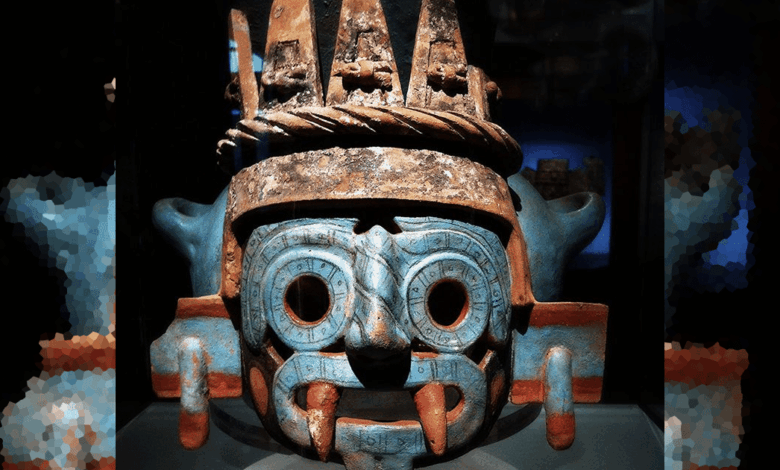 Tláloc, una deidad ancestral y formidable del panteón mexica (azteca), fue venerado como el dios de la lluvia, el agua, el rayo y la agricultura.