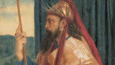 Salomón, hijo del rey David, es célebre por su inmensa sabiduría y por edificar el Primer Templo de Jerusalén.