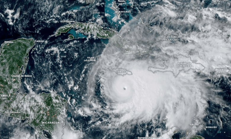 El huracán Melissa alcanzó la temida categoría 5, la máxima en la escala Saffir-Simpson, y se dirige directamente hacia Jamaica, donde se espera que impacte con fuerza devastadora la mañana de este martes 28 de octubre de 2025.